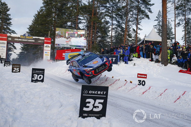 OneBet Jump of the Year: Thierry Neuville, Nicolas Gilsoul, Hyundai i20 WRC, Hyundai Motorsport, al Rally di Svezia. Ha saltato oltre 30 metri atterrando sulle ruote di destra.