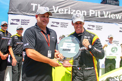 Polesitter Simon Pagenaud, Team Penske Chevrolet