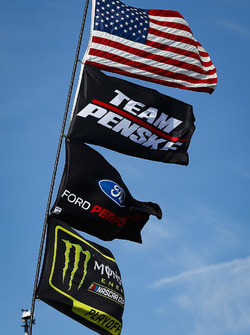 Monster Energy Playoff flag, Team Penske, Ford