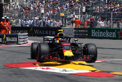 Max Verstappen, Red Bull Racing RB14 hits the barrier and crashes