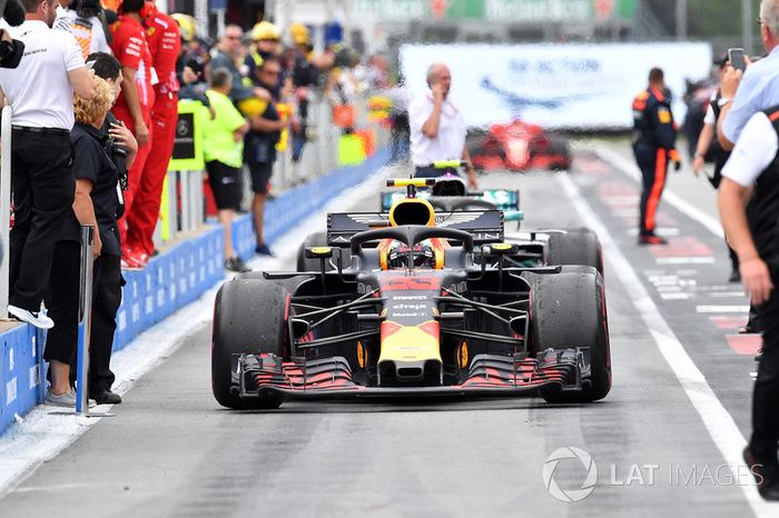 Max Verstappen, Red Bull Racing RB14, llega a parc ferme