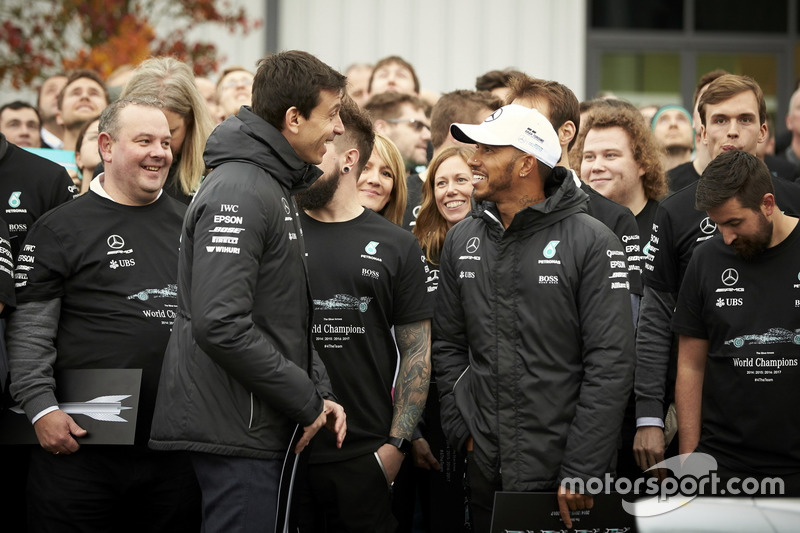 Lewis Hamilton, Mercedes AMG F1, Toto Wolff, Director Mercedes AMG F1