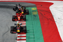 Макс Ферстаппен, Red Bull Racing RB14, Себастьян Феттель, Ferrari SF71H, Даніель Ріккардо, Red Bull Racing RB14, Ромен Грожан, Haas F1 Team VF-18