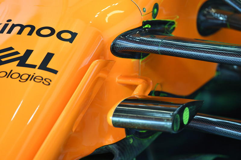 Передня підвіска McLaren MCL33