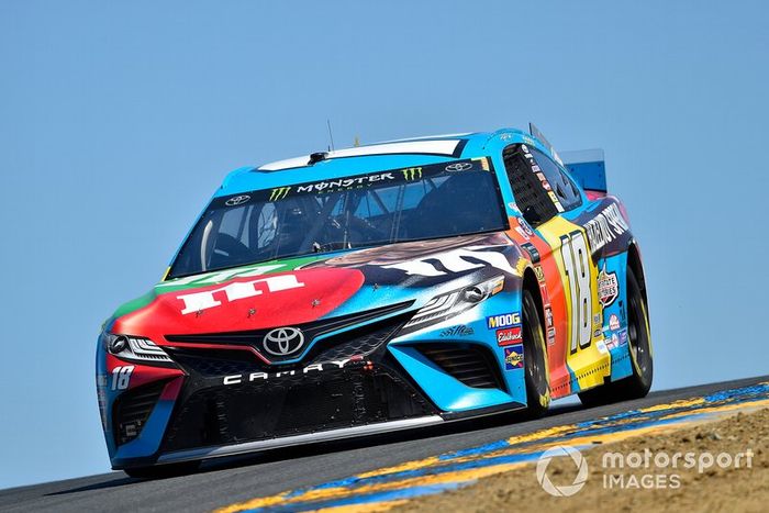 Kyle Busch, Joe Gibbs Racing, Toyota Camry M&M's Hazelnut