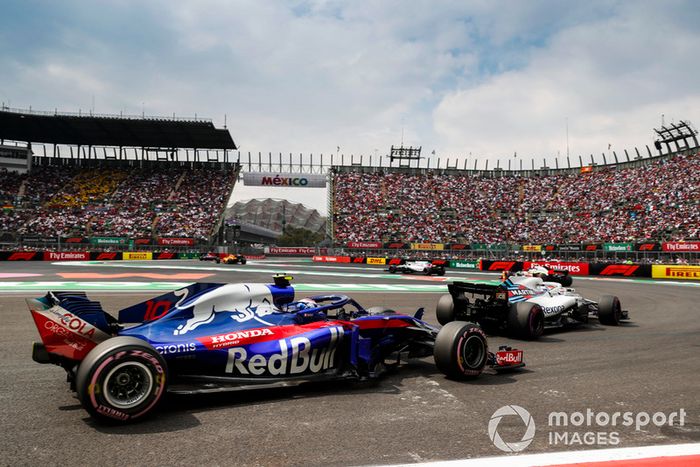 Sergey Sirotkin, Williams FW41, y Pierre Gasly, Scuderia Toro Rosso STR13