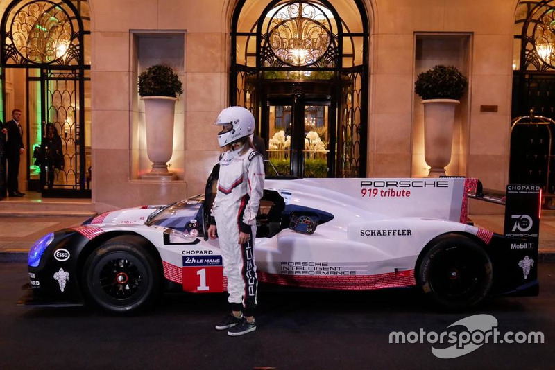 Porsche 919 en las calles de Paris