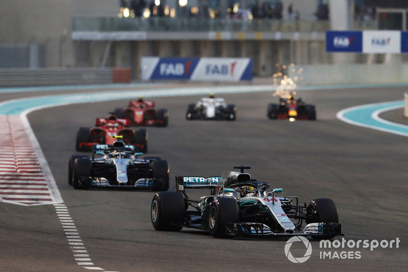 Lewis Hamilton, Mercedes AMG F1 W09 EQ Power+, Valtteri Bottas, Mercedes AMG F1 W09 EQ Power+, Sebastian Vettel, Ferrari SF71H, Kimi Raikkonen, Ferrari SF71H, Charles Leclerc, Sauber C37, y Daniel Ricciardo, Red Bull Racing RB14