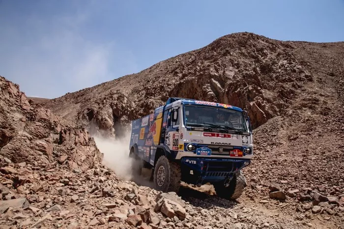 #500 Team Kamaz Master: Eduard Nikolaev, Evgeny Yakovlev, Vladimir Rybakov