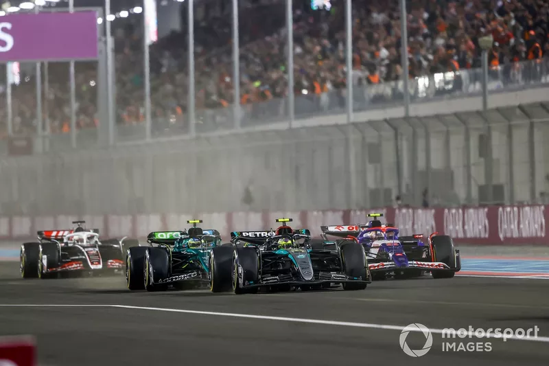 Lewis Hamilton, Mercedes F1 W15, Fernando Alonso, Aston Martin AMR24, Yuki Tsunoda, RB F1 Team VCARB 01, Kevin Magnussen, Haas VF-24 