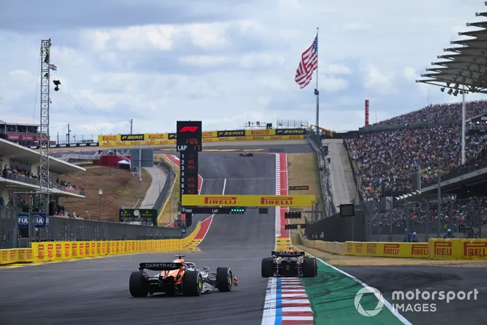 Max Verstappen, Red Bull Racing RB20, Oscar Piastri, McLaren MCL38