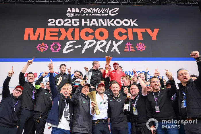 Race winner Oliver Rowland , Nissan Formula E Team, Tommaso Volpe, Managing Director, Team Principal of Nissan Formula E Team, celebrate victory on the podium