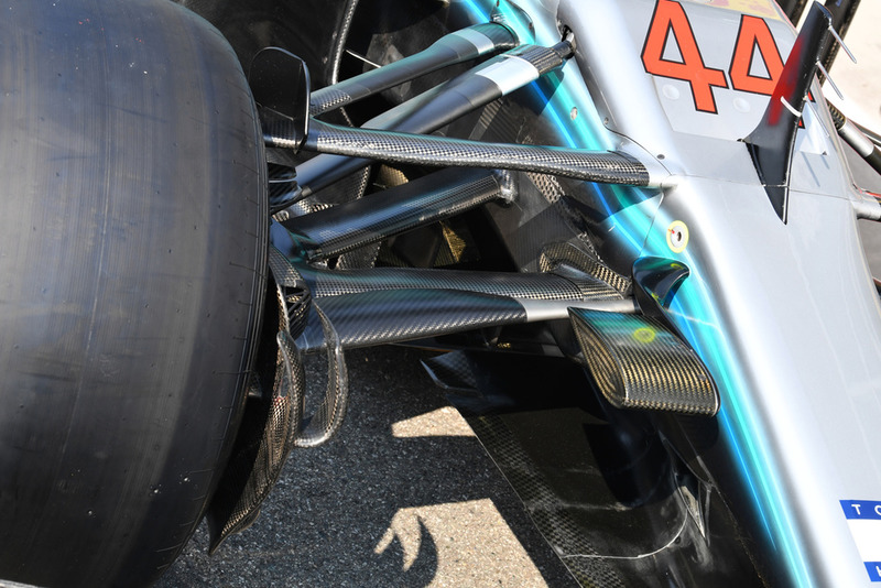 Mercedes AMG F1 W09 front suspension detail