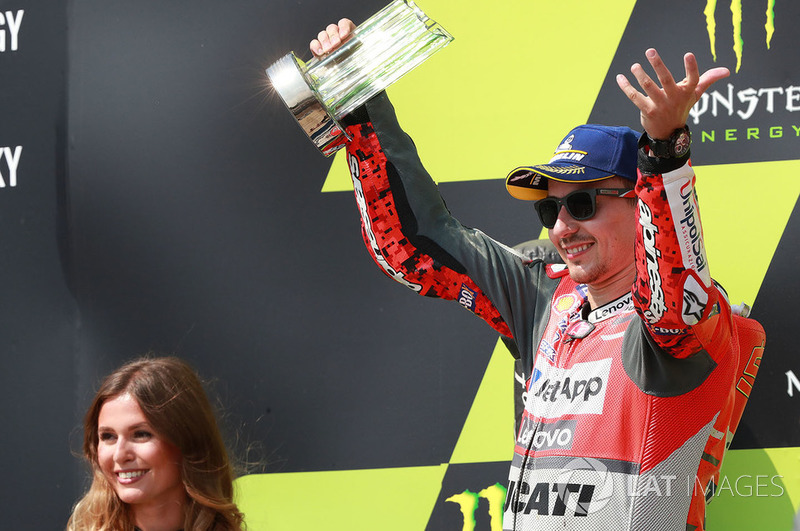 Podio: il secondo classificato Jorge Lorenzo, Ducati Team