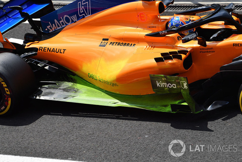 Sidepod y piso con pintura en el McLaren MCL33