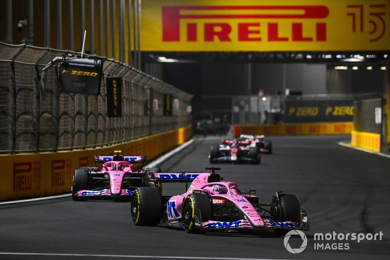 Fernando Alonso, Alpine A522, Esteban Ocon, Alpine A522, Valtteri Bottas, Alfa Romeo C42