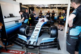 Robert Kubica, Williams FW42, in de garage