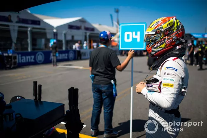 Virgin - Robin Frijns