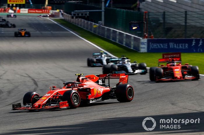 Charles Leclerc, Ferrari SF90, Sebastian Vettel, Ferrari SF90, Lewis Hamilton, Mercedes AMG F1 W10 y Valtteri Bottas, Mercedes AMG W10 