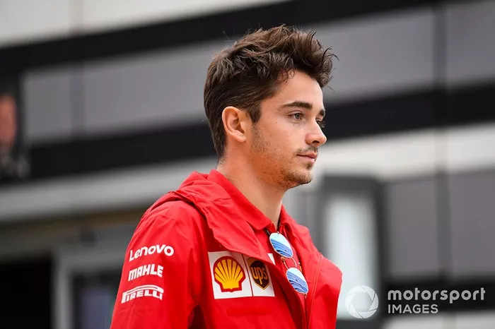 Charles Leclerc descabelado