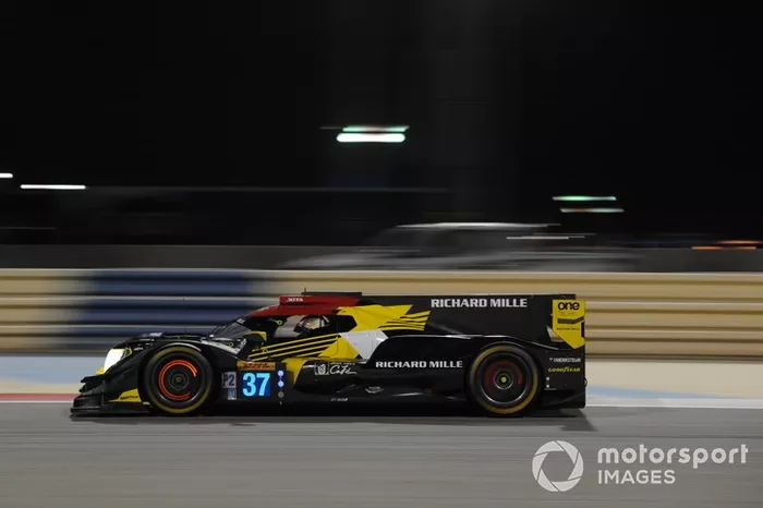 Jackie Chan: O ator é atualmente dono de uma equipe no WEC, a Jackie Chan DC Racing, que já foi duas vezes vice-campeã na classe LMP2. Em 2017, teve uma grande performance nas 24 Horas de Le Mans, com seus carros terminando em segundo e terceiro na classificação geral, além de uma dobradinha na classe