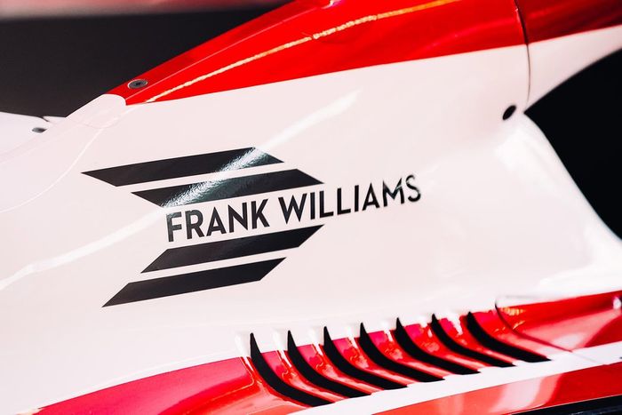 Alfa Romeo Racing C41 con homenaje a Frank Williams