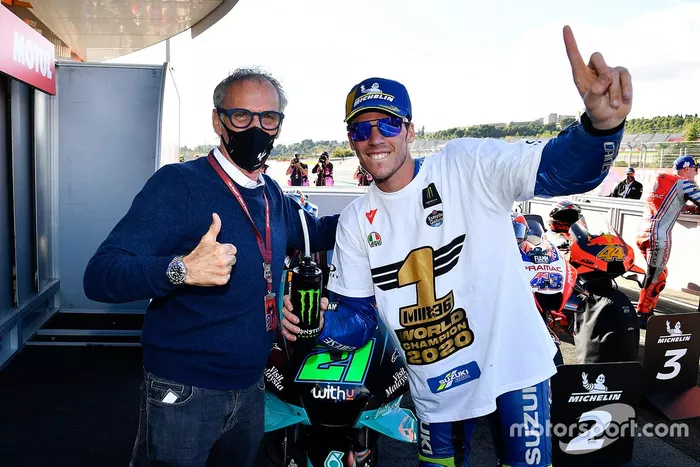 Leggenda di MotoGP Franco Uncini si congratula con Joan Mir, Team Suzuki MotoGP
