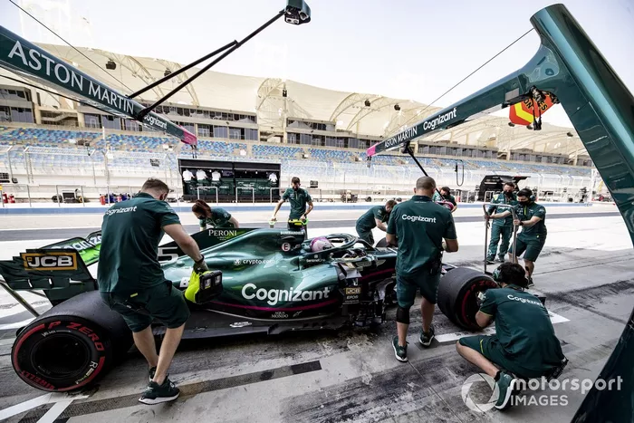 Sebastian Vettel, Aston Martin AMR21, makes a pit stop