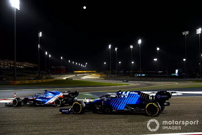 Fernando Alonso, Alpine A521, Nicholas Latifi, Williams FW43B