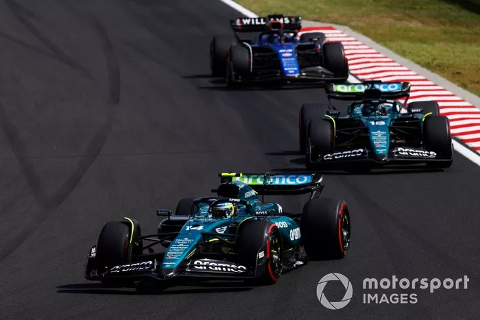 Fernando Alonso, Aston Martin AMR24, Lance Stroll, Aston Martin AMR24, Alex Albon, Williams FW46