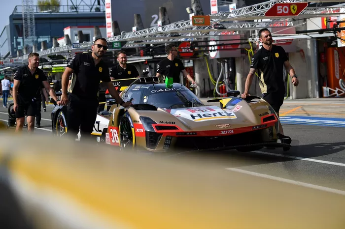 #38 Cadillac Hertz Team Jota Cadillac V-Series.R
