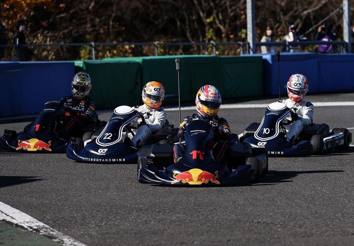 Pierre Gasly, Yuki Tsunoda, Max Verstappen, Sergio Perez