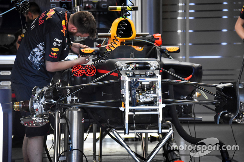 Детали передней подвески Red Bull RB13