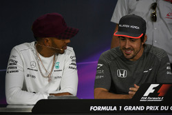 Lewis Hamilton, Mercedes AMG F1 and Fernando Alonso, McLaren