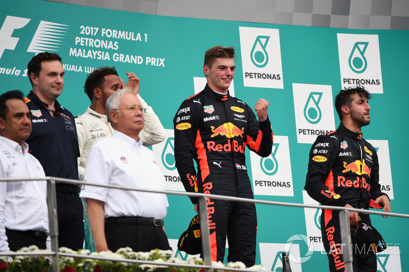 Lewis Hamilton, Mercedes AMG F1, Max Verstappen, Red Bull Racing and Daniel Ricciardo, Red Bull Racing celebrate on the podium