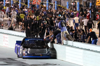 Brett Moffitt, Hattori Racing Enterprises, Toyota Tundra AISIN Group celebrates