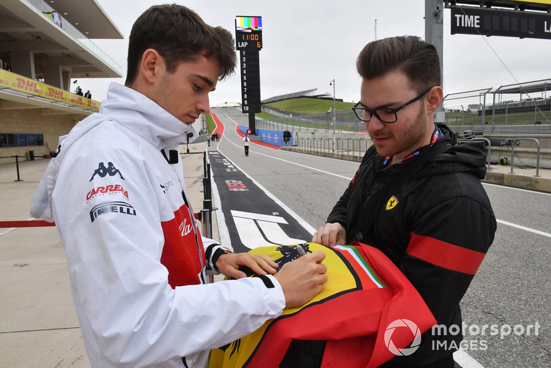 Charles Leclerc, Alfa Romeo Sauber F1 Team firma autografi