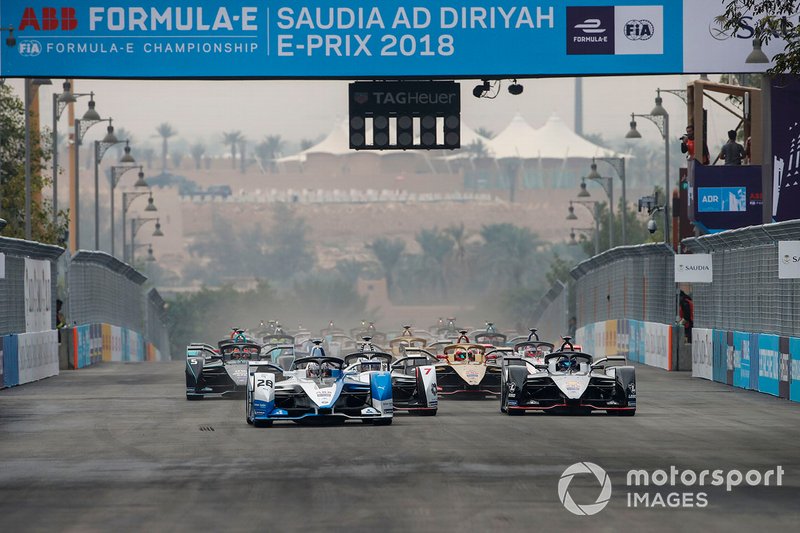 Antonio Felix da Costa, BMW I Andretti Motorsports, BMW iFE.18 Jose Maria Lopez, GEOX Dragon Racing, Penske EV-3, Sébastien Buemi, Nissan e.Dams, Nissan IMO1 at the start
