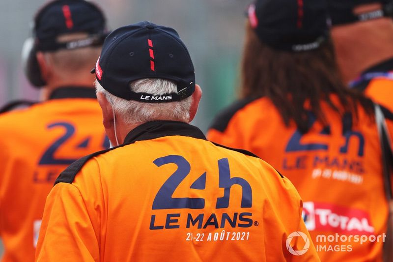 Oficiales de pista de las 24h de Le Mans