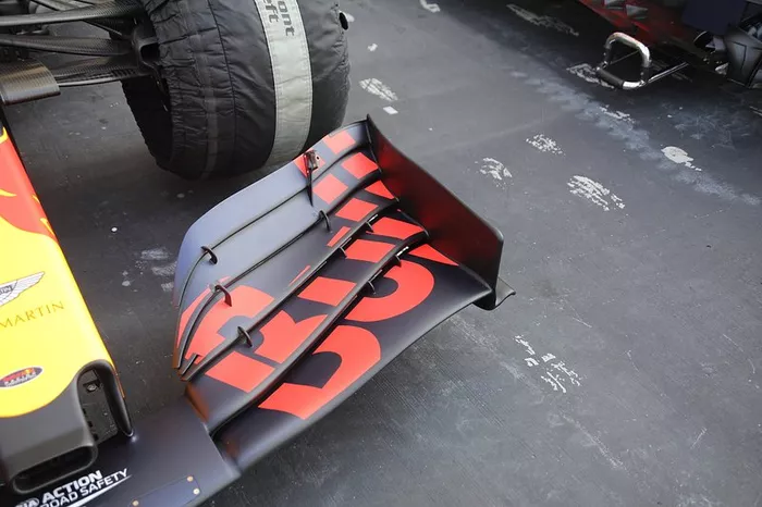 As dianteira do Red Bull Racing  RB15