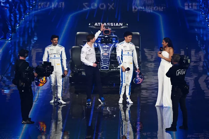 Carlos Sainz, Williams, James Vowles, Director del equipo, Williams Racing, Alex Albon, Williams