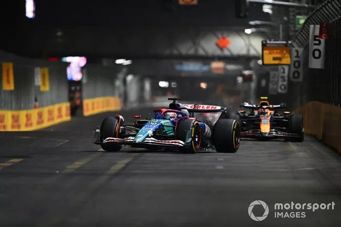Liam Lawson, VCARB 01, Sergio Pérez, Red Bull Racing RB20