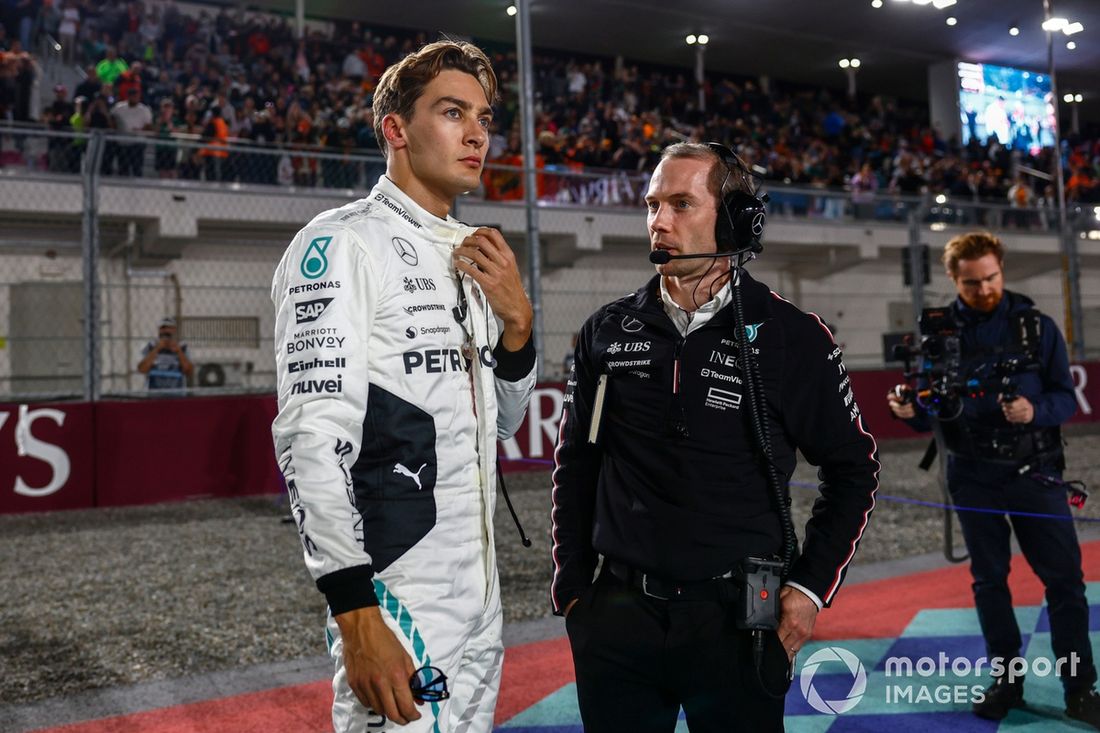 George Russell, Mercedes-AMG F1 Team, na starcie 