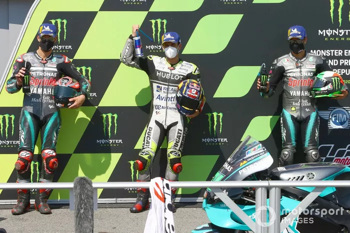 Ganador de la pole Johann Zarco, Avintia Racing, segundo Fabio Quartararo, Petronas Yamaha SRT, tercero Franco Morbidelli, Petronas Yamaha SRT