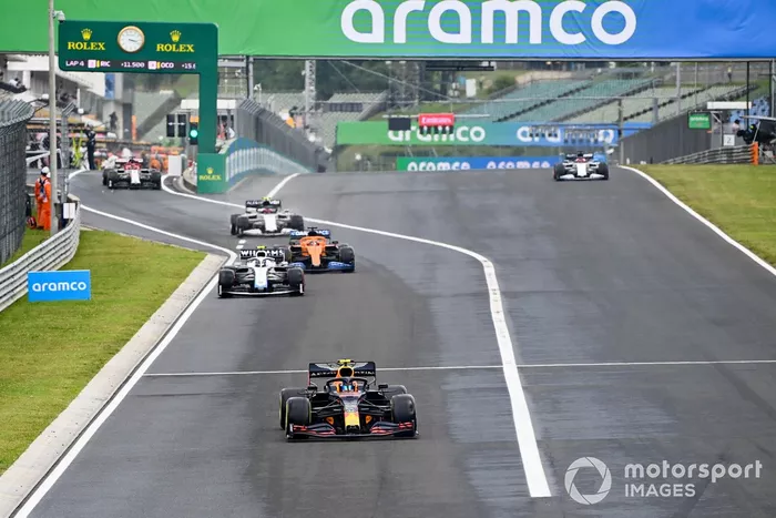Alex Albon, Red Bull Racing RB16, Nicholas Latifi, Williams FW43, Carlos Sainz Jr., McLaren MCL35, Pierre Gasly, AlphaTauri AT01