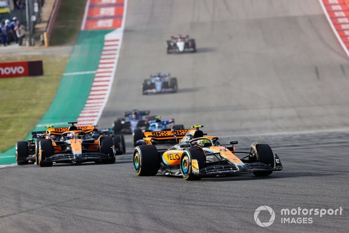 Lando Norris, McLaren MCL60, Oscar Piastri, Sergio Pérez, Red Bull Racing RB19