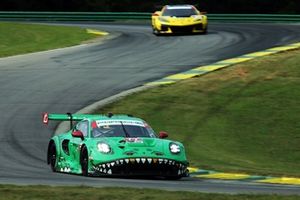 #77 AO Racing Porsche 911 GT3 R (992): Laurin Heinrich, Klaus Bachler
