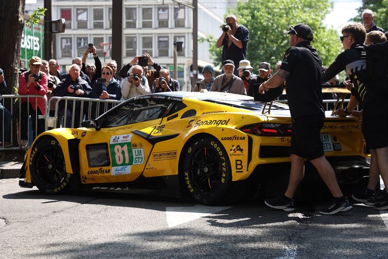 #81 TF Sport Corvette Z06 LMGT3.R: Tom Van Rompuy, Rui Andrade, Charlie Eastwood