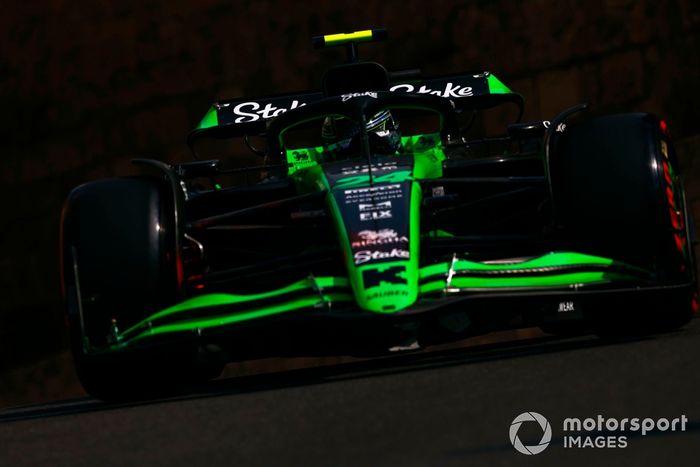 Zhou Guanyu, Stake F1 Team KICK Sauber C44