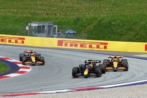 Max Verstappen, Red Bull Racing RB20, Lando Norris, McLaren MCL38, Oscar Piastri, McLaren MCL38 